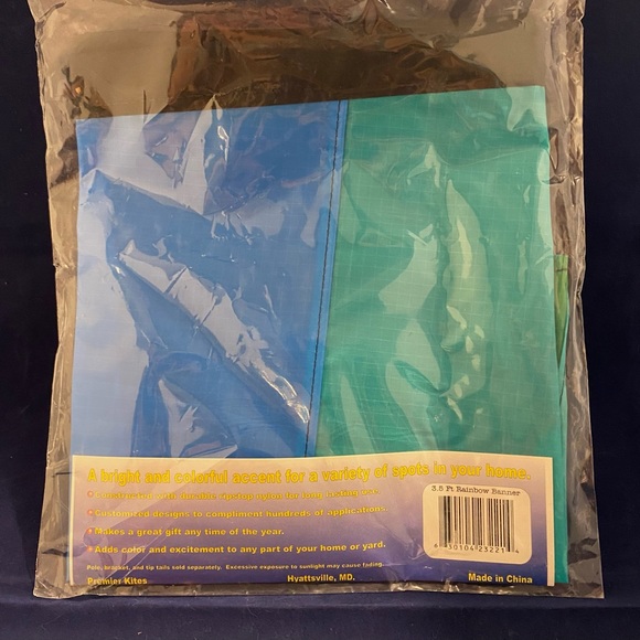 Feather Banner - Picture 2 of 2